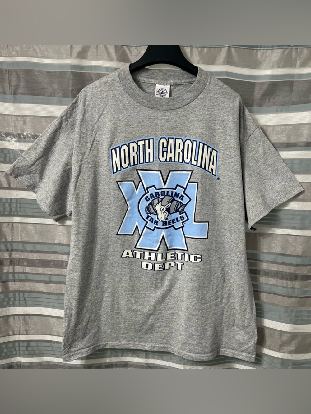 Vintage North Carolina Tar Heels Ram Logo Gray T-Shirt